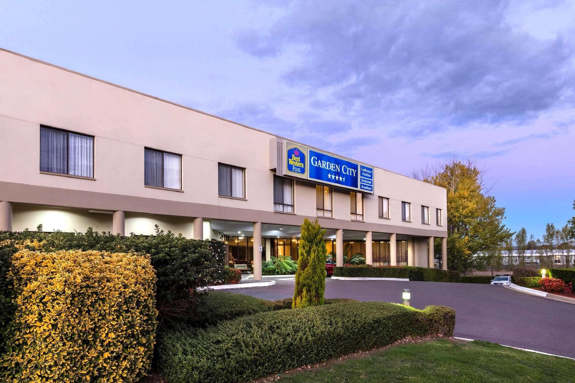 Garden City Hotel, Best Western Signature Collection Canberra Exterior foto